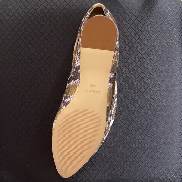 Nine west flat pumps size 8.5m leather upper snakeskin gold multi  NWT - Picture 3 of 4
